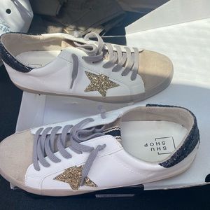 Shu shop shoes size 10 fit like a 9. Bought in December 2021 asking $50 OBO